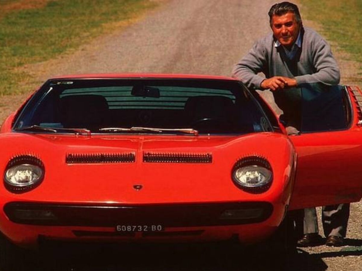 De 1993 - Muere el constructor italiano de automóviles Ferruccio Lamborghini