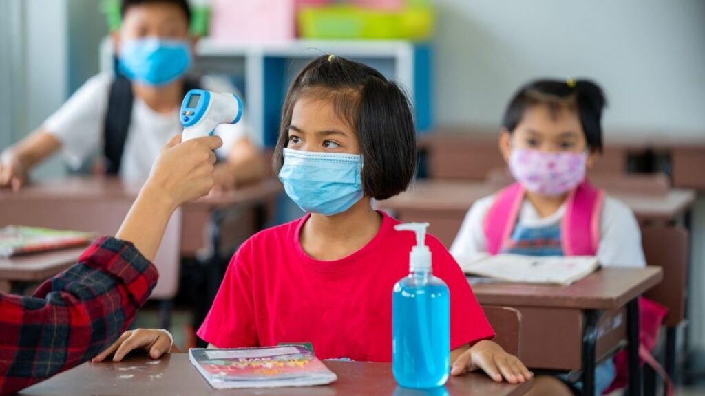 Entre ómicron, influenza y flurona… ¿qué debemos hacer en el regreso a clases?