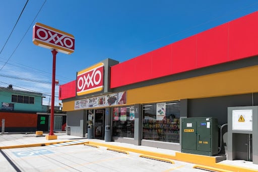 La primera tienda de OXXO construida con materiales reciclados