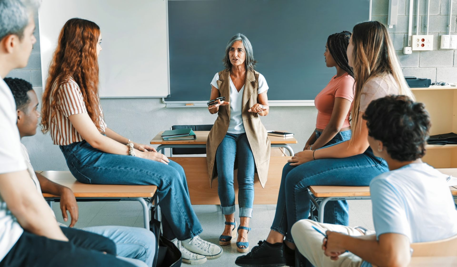 Cuatro maneras de experimentar con la inteligencia artificial en el aula universitaria