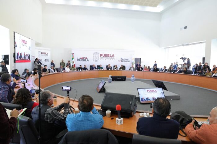 Reunión del gobierno de Puebla para anunciar el Polo de Desarrollo Económico para el Bienestar en 2025
